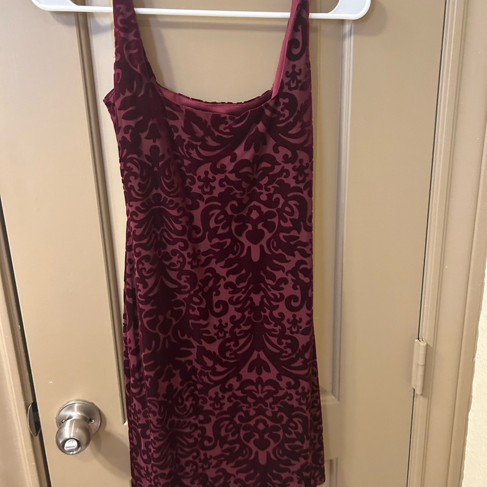 Elegant Burgundy Patterned Dress